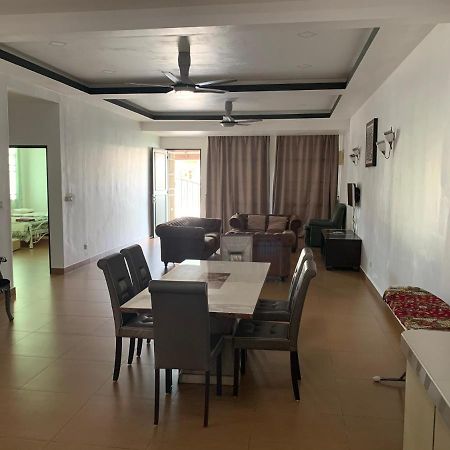 Villaparadise Homestay 바투 파핫 외부 사진