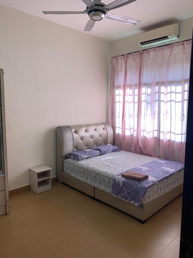 Villaparadise Homestay 바투 파핫 외부 사진