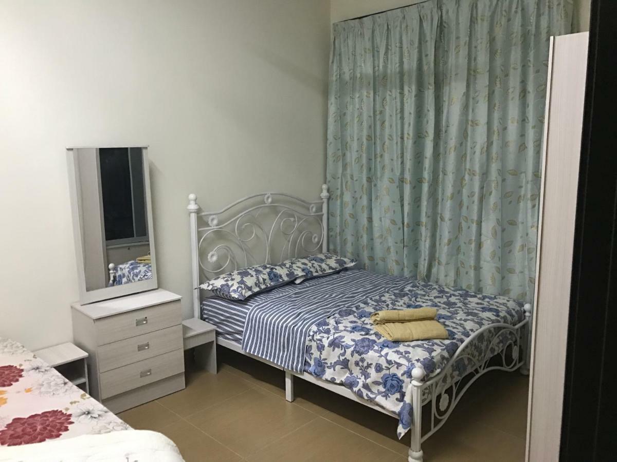 Villaparadise Homestay 바투 파핫 외부 사진